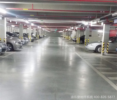 未來停車場(chǎng)地面 智能、環(huán)保與人性化的融合