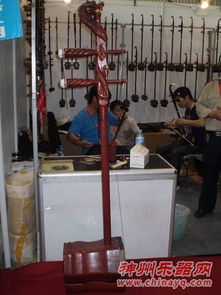 天津成韻民族樂(lè)器廠2010北京樂(lè)器展會(huì)現(xiàn)場(chǎng) 巧匠與悠揚(yáng)盛于時(shí)代同頻